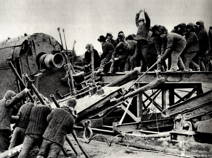 人拉肩扛运钻机 人拉肩扛运钻机